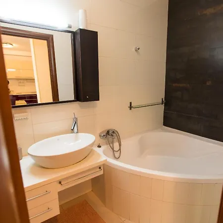 Clara Two Cozy Bukurešť